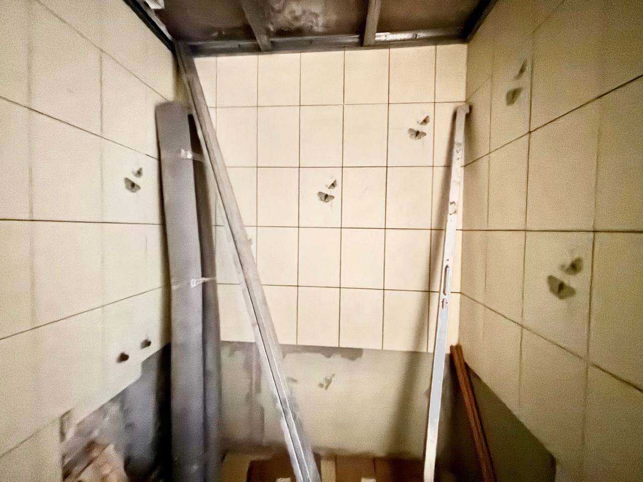 !!! Продам 2-комн. кв. 50 лет Октября 1/5 эт., квартира не угловая, 45 кв.м., комнаты изолированные, окна мет/пластиковые, санузел совместный, бойлер, увеличена кухня. Рядом школа, садик, магазины, рынок. Цена 3 500 000₽. +79591730175 Татьяна, +79591695183 Роман ...